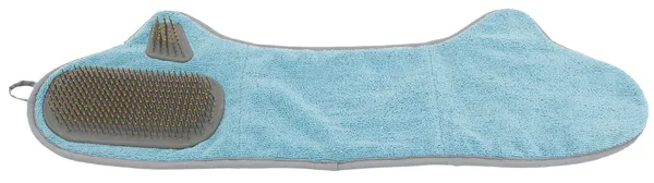 2-in-1 microfiber grooming towel with built-in flexible pin brush for dogs